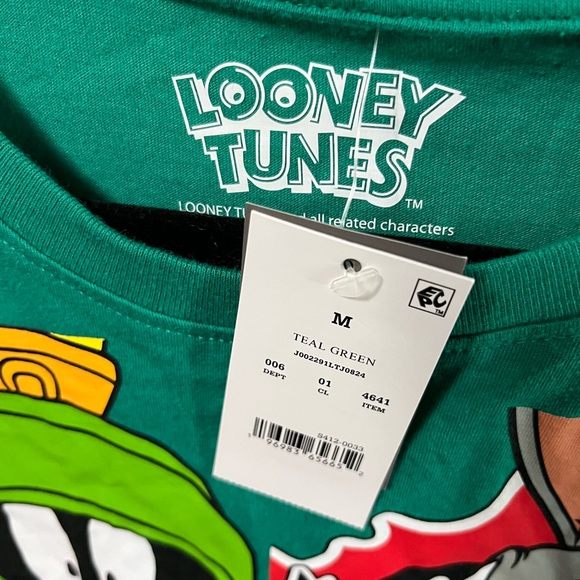 NWT! Looney Tunes 'Im the Boss' Graphic Tank Top - Picture 6 of 6